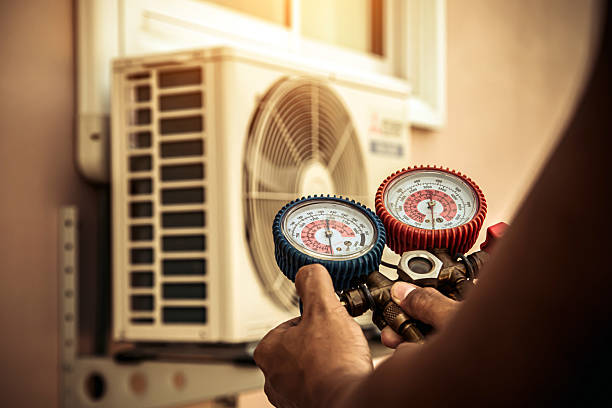 Professional Hvac technician working in Maple Park, IL